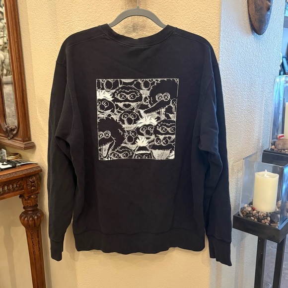 UNIQLO x KAWS Sesame Street Black Graphic Crewneck Sweater Size XL - Picture 3 of 7
